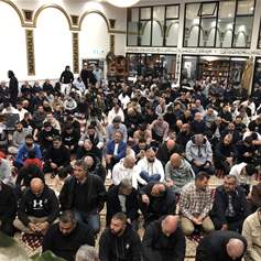 حشود غفيرة أدّت صلاة عيد الفطر في مسجد الرحمن سيدني